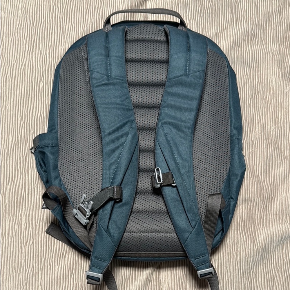 MEC Men's Blue Backpack - Picture 2 of 7